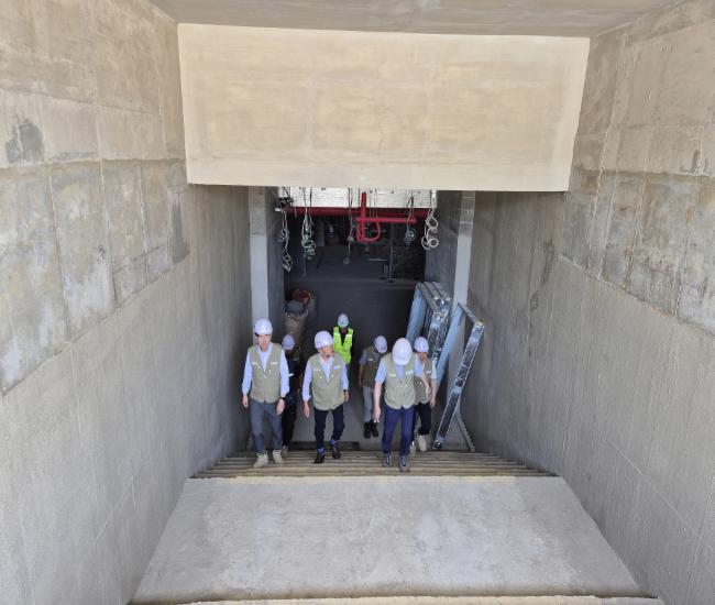 현장 시찰중인 마사회 정기환 회장(가운데)